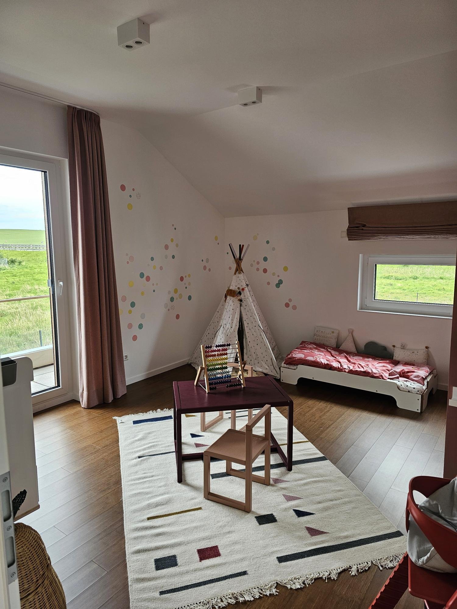 Ein Stück Zuhause, bereit für ihre Träume...015782031444