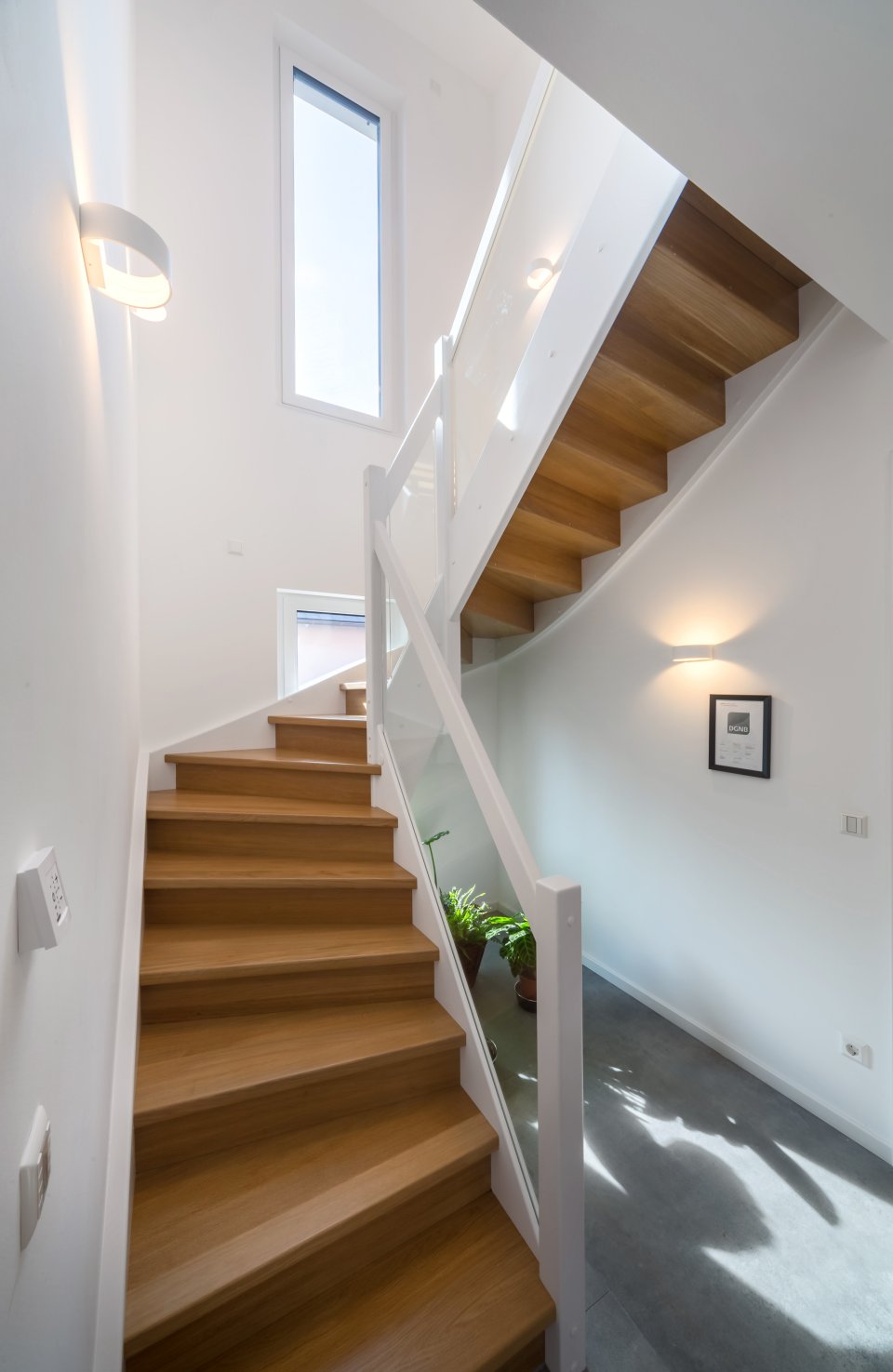 2 Familien in einem Haus ! Komplettpreis für beide Wohnungen und mit Grundstück berechnet !
