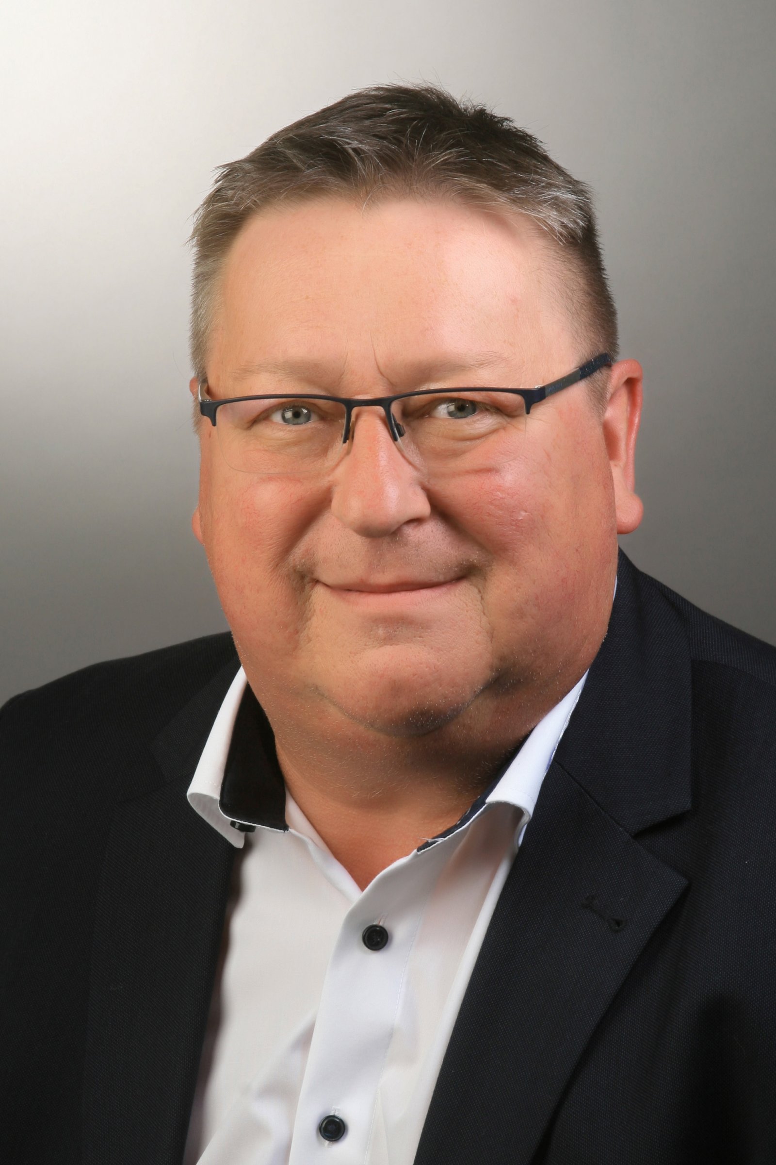 KOMPAKTES HAUS - DURCHDACHT BIS IN DEN LETZTEN WINKEL