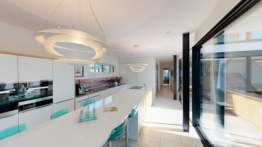 Besondere Architektur - Rückzugsort dank hinterem Grundstück und privatem Atrium