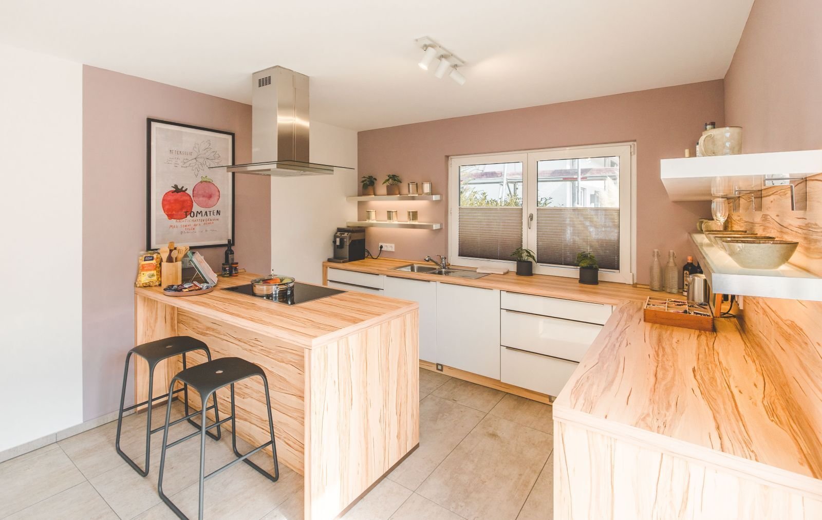 Der Eingang zeigt sofort, wie nah hier alles liegt – genau daran entscheidet sich der Alltag