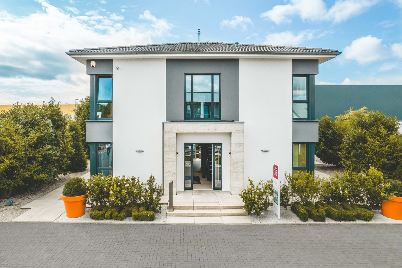 Dieses Haus zum wohnen bis sie es vererben müssen ! Mit einem Grundstück berechnet !