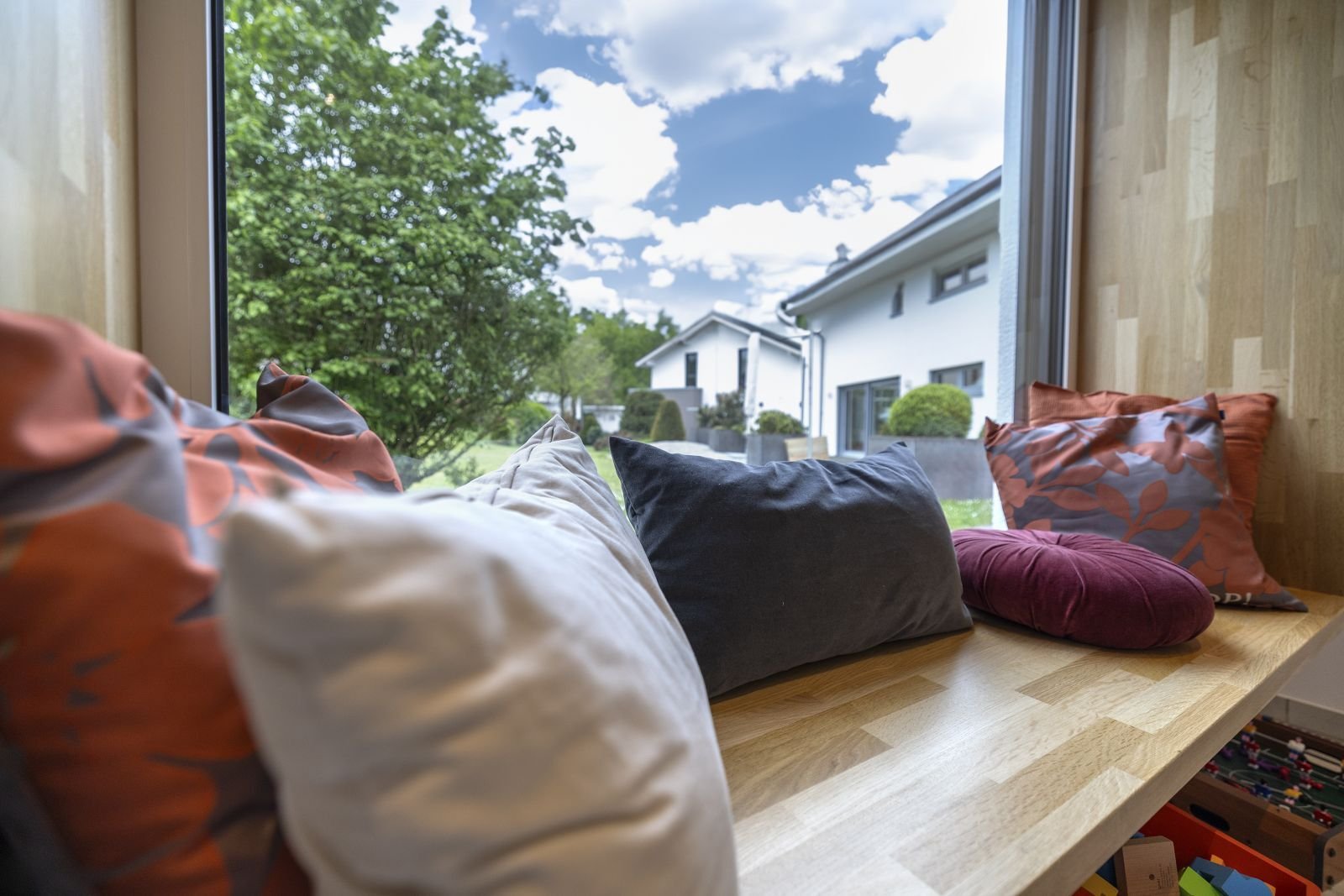 Viel Licht und Glas durch ein einzigartiges Konzept ! Schauen sie und staunen sie ! Mit Grundstück berechnet !
