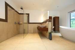 Badezimmer (2) Badezimmer (2)