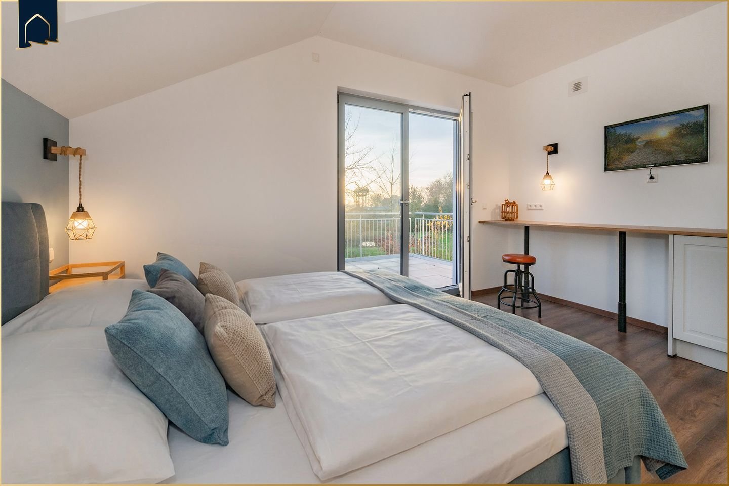 Schlafzimmer 1